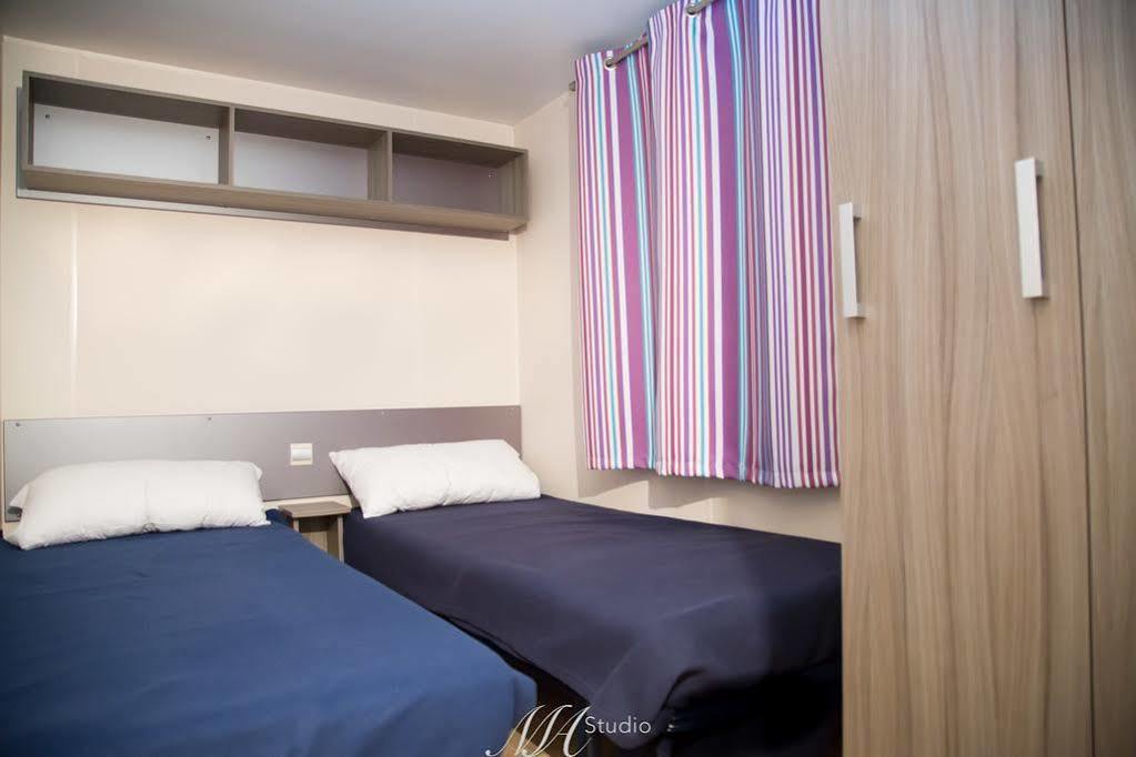 Lodge Hotel & Spa Les Voiles Du Grand Large Meyzieu Eksteriør bilde